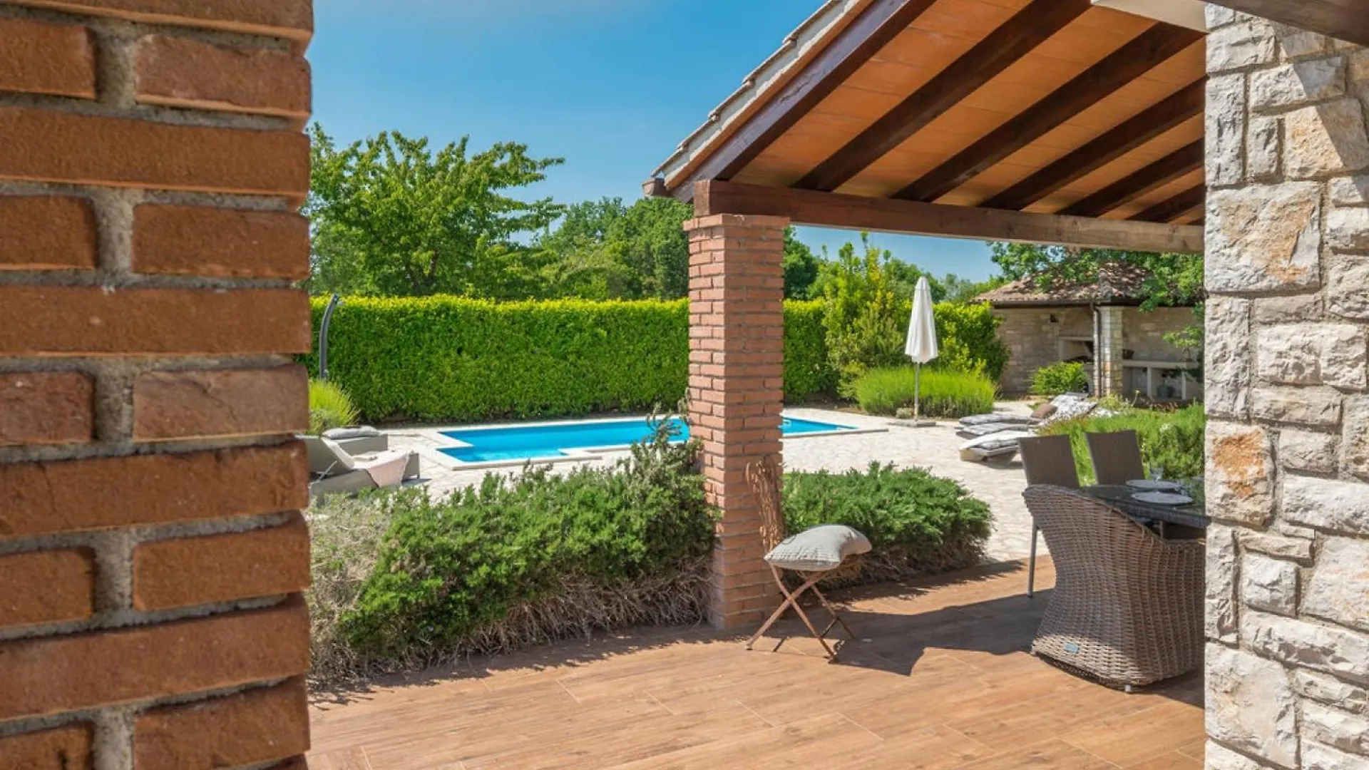 Villa Dea In Vosteni - Haus Fuer 6 Personen