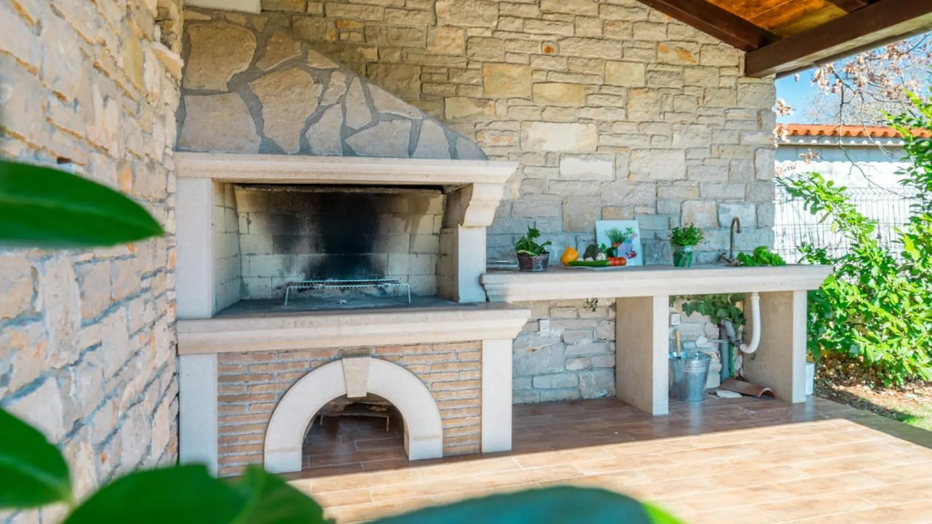 Villa Dea In Vosteni - Haus Fuer 6 Personen